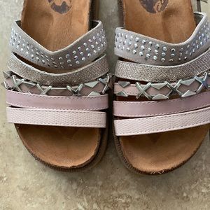 Argentinian platform sandals w hardware